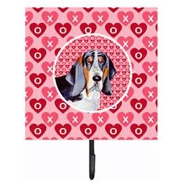 Carolines Treasures 4.25 x 7 in. Basset Hound Valentines Love and Hearts Leash Or Key Holder LH9147SH4 - main